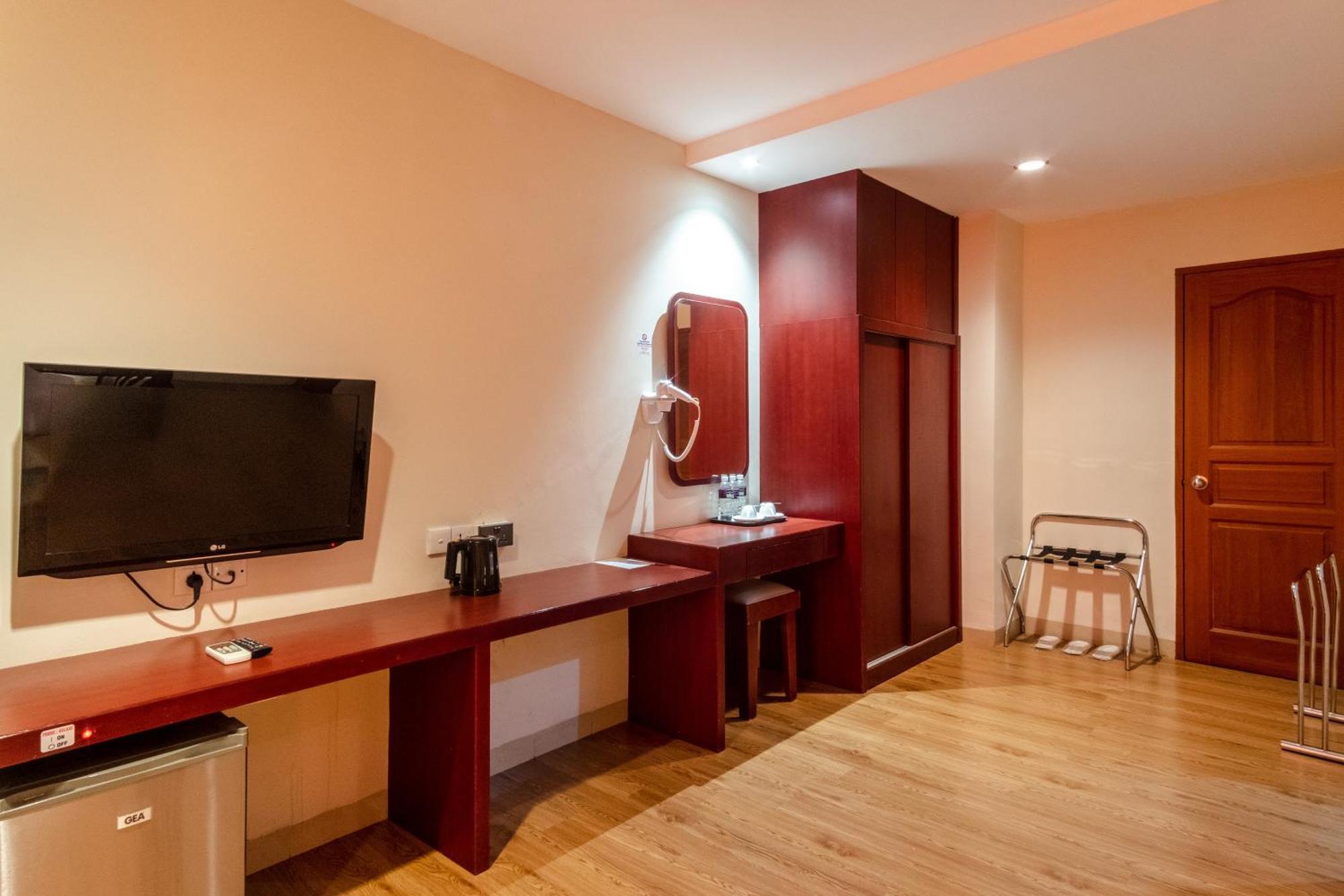 Lovina Inn - Nagoya Batam エクステリア 写真