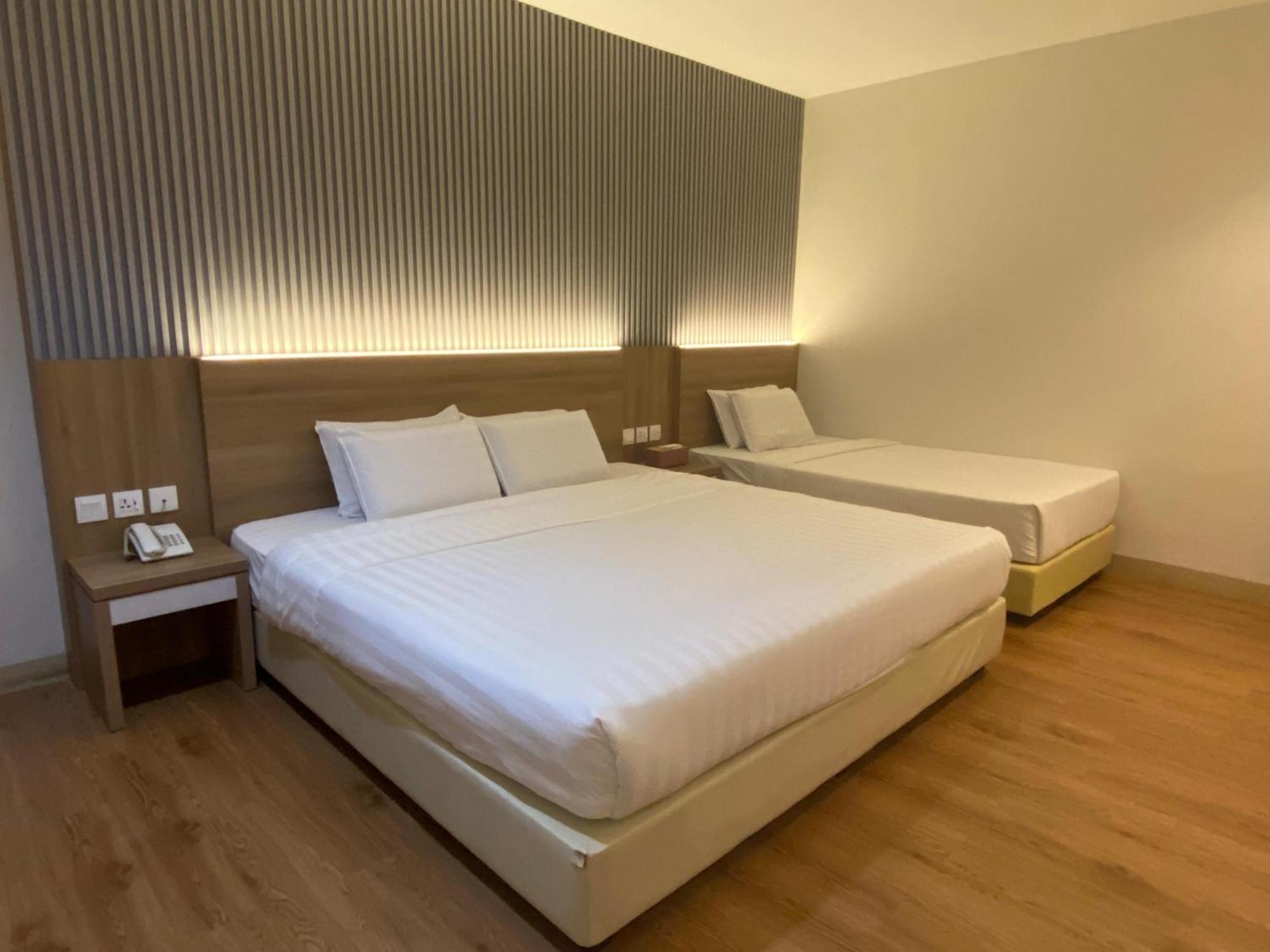Lovina Inn - Nagoya Batam エクステリア 写真