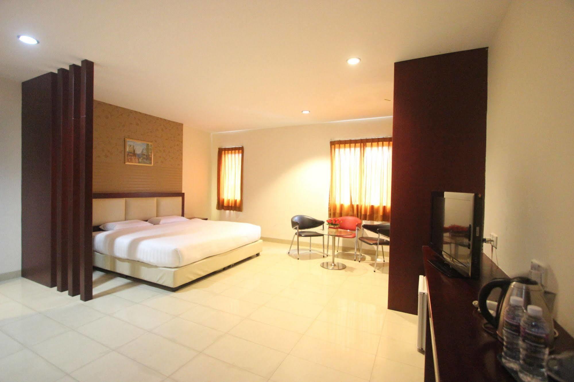 Lovina Inn - Nagoya Batam エクステリア 写真